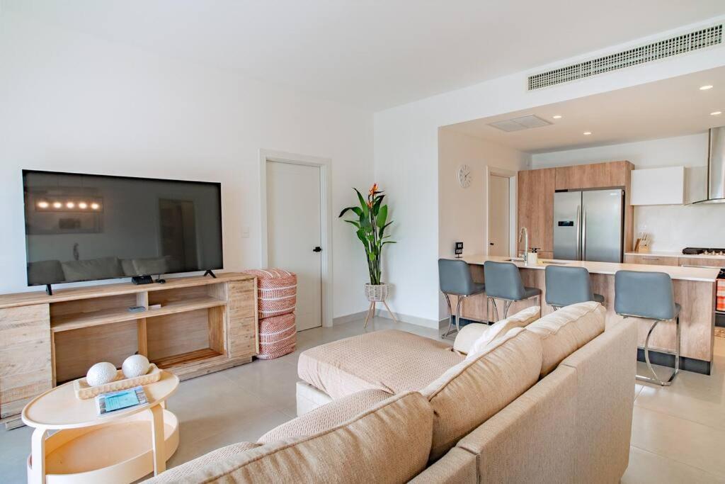 Luxury Retreat 3br Pool & Azzure-cap Cana Apartment